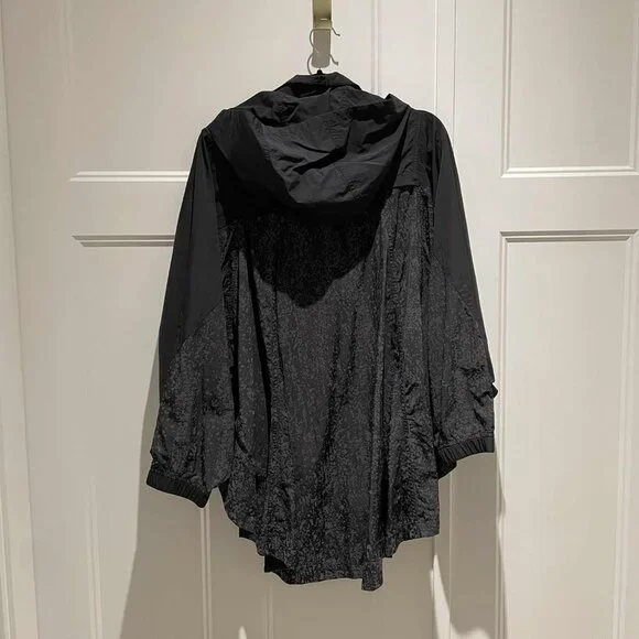 LULULEMON Ride & Reflect Cape/Jacket REFLECTIVE - Very Excellent Condition - Picture 3 of 16